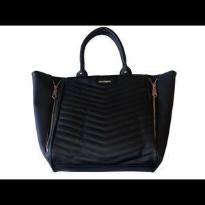 RAMPAGE Chevron Quilted Zipper Tote
